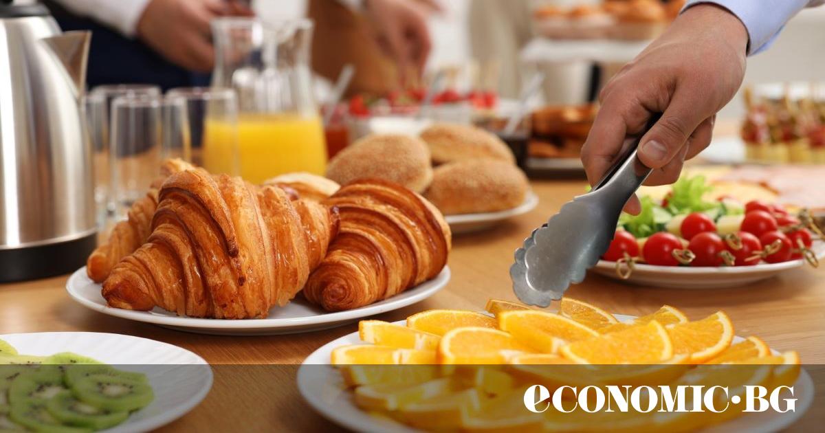 Хотел Meliá Sol Arona на Канарските острови. Закуската е сервирана