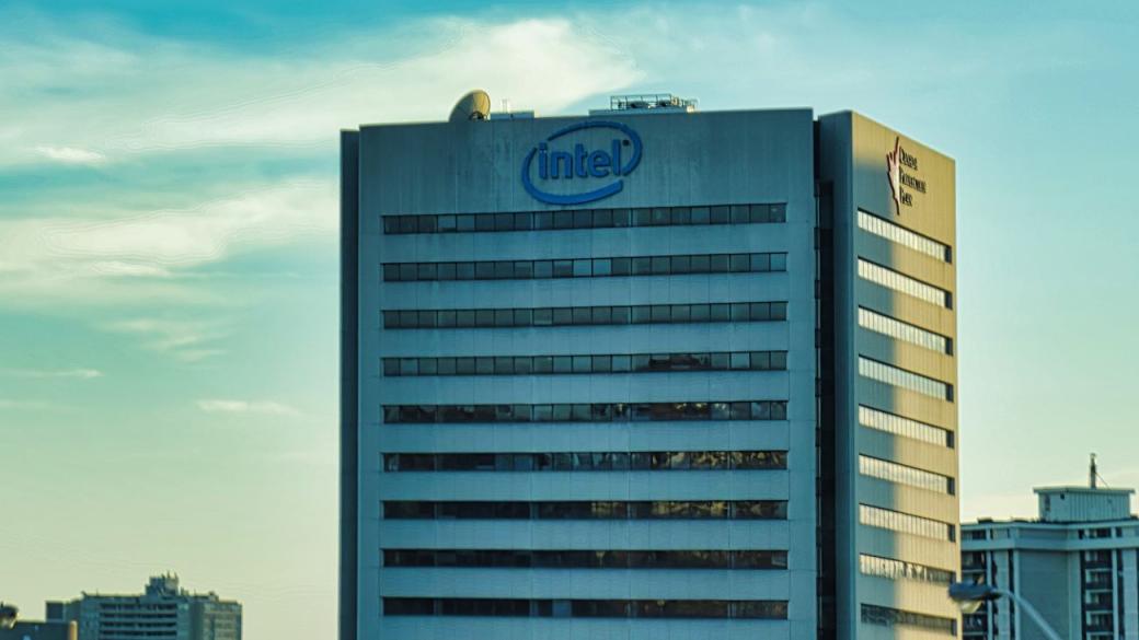 Закъсалата Intel е изправена пред разделяне на бизнеса