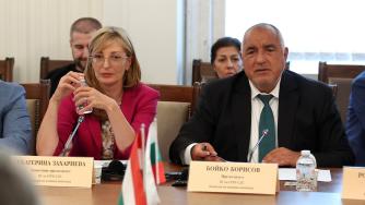 Правителството одобри Екатерина Захариева и Юлиян Попов за български еврокомисари