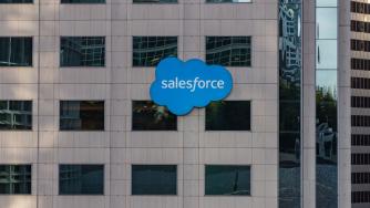Salesforce влиза в надпреварата за привличане на AI таланти
