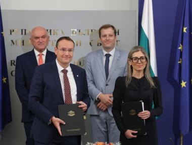 Вечерни новини: „Шкода“ с договор за доставка на 20 мотрисни влака за БДЖ; Toshiba ще ремонтира ПАВЕЦ „Чаира“