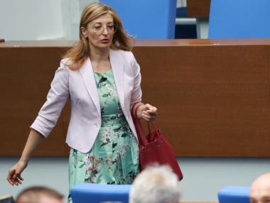 POLITICO: Екатерина Захариева ще вземе какъвто ресор остане