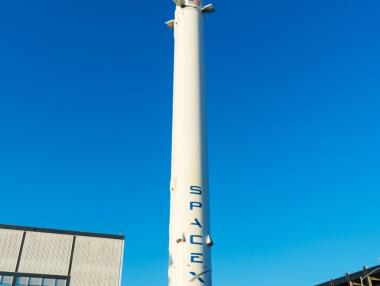 SpaceX изстреля граждански екипаж на първата частна космическа разходка