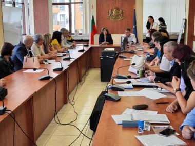 6-милиардната общинска програма се движи изключително бавно