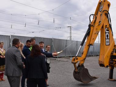 Започна модернизацията на жп участъка Волуяк – Петърч