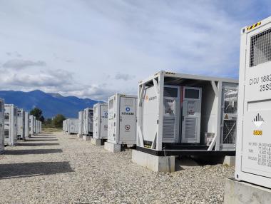 Към ФЕЦ „Разлог“ заработи най-голямата батерия в България