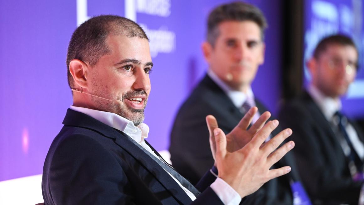 Денис Стробикин}