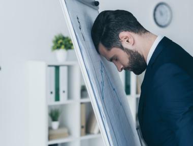 „Няма хора“: затварящи заводи, инфлация и Марио Драги