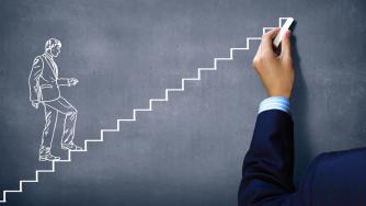 „Балансът между работа и личен живот е мит“: Как се става милионер на 27 години