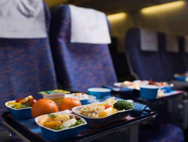 Голяма европейска авиокомпания премахва безплатната храна на борда
