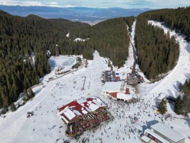 Зимните курорти плашат с по-високи цени при запазване на 20% ДДС