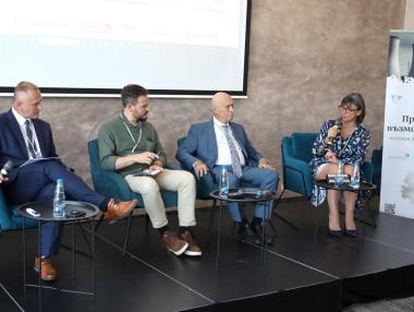 „Не сте сами“: Пътят към справедливия преход минава през сътрудничеството