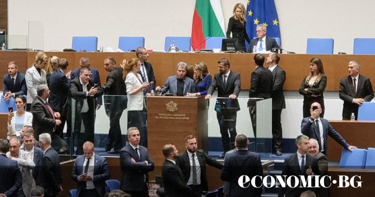 В последния момент, дни преди да изтчете крайният срок за