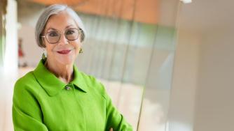 Най-богатата жена в света вече е в клуб „100 милиарда“