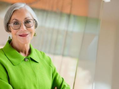 Най-богатата жена в света вече е в клуб „100 милиарда“