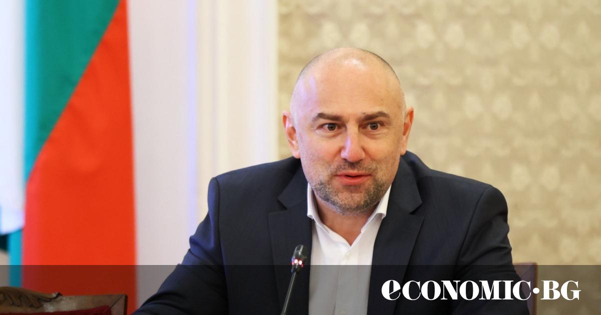 Изненадващо бившият депутат от Има такъв народ“ Любомир Каримански е