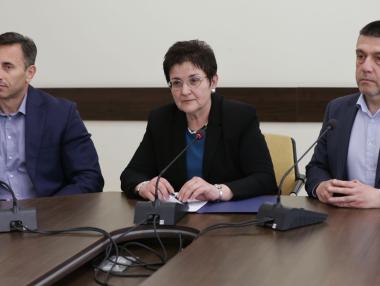 „Дупката“ в бюджета на България расте все по-бързо