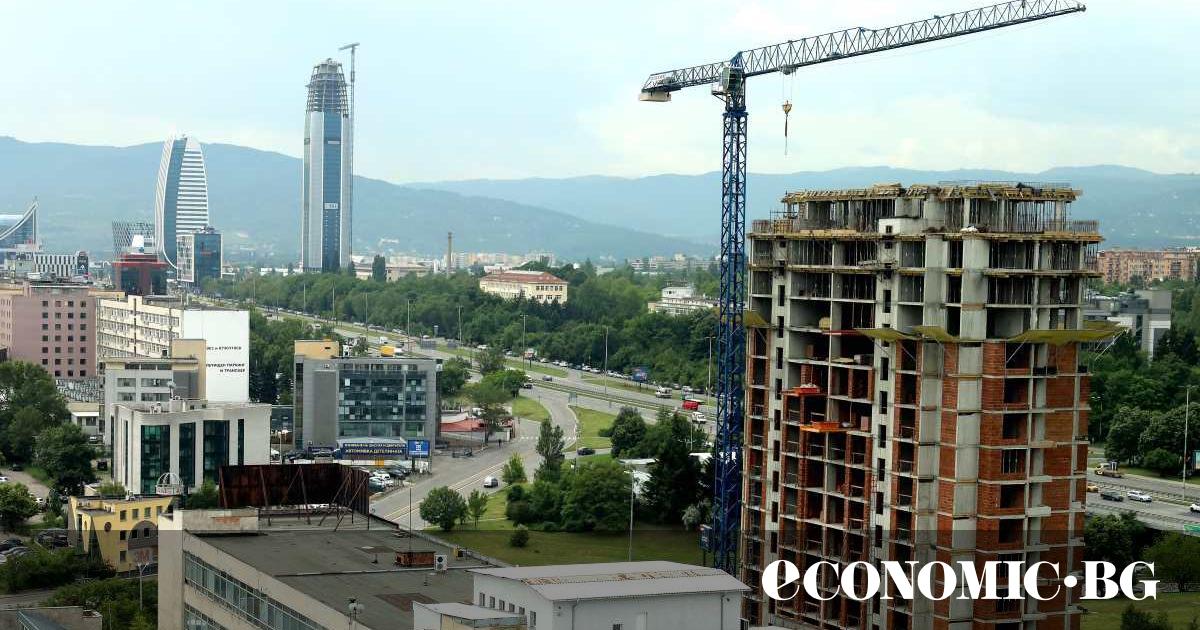 Странник над море от мъгла“ от немския художник, представител на