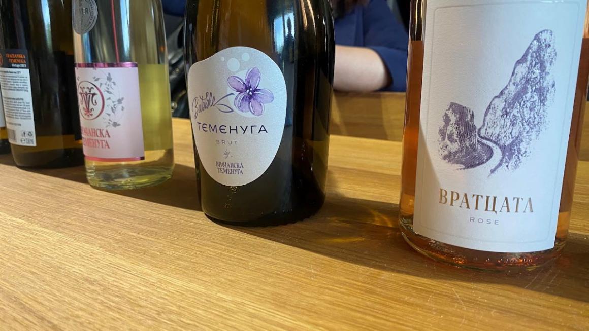 Галерия :: Снимка 2 :: Малка семейна изба възражда винения сорт „Врачанска теменуга“}