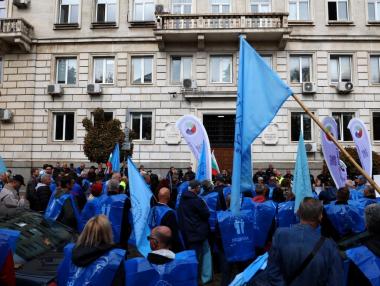 Терзиев склони на бонусите в градския транспорт на София