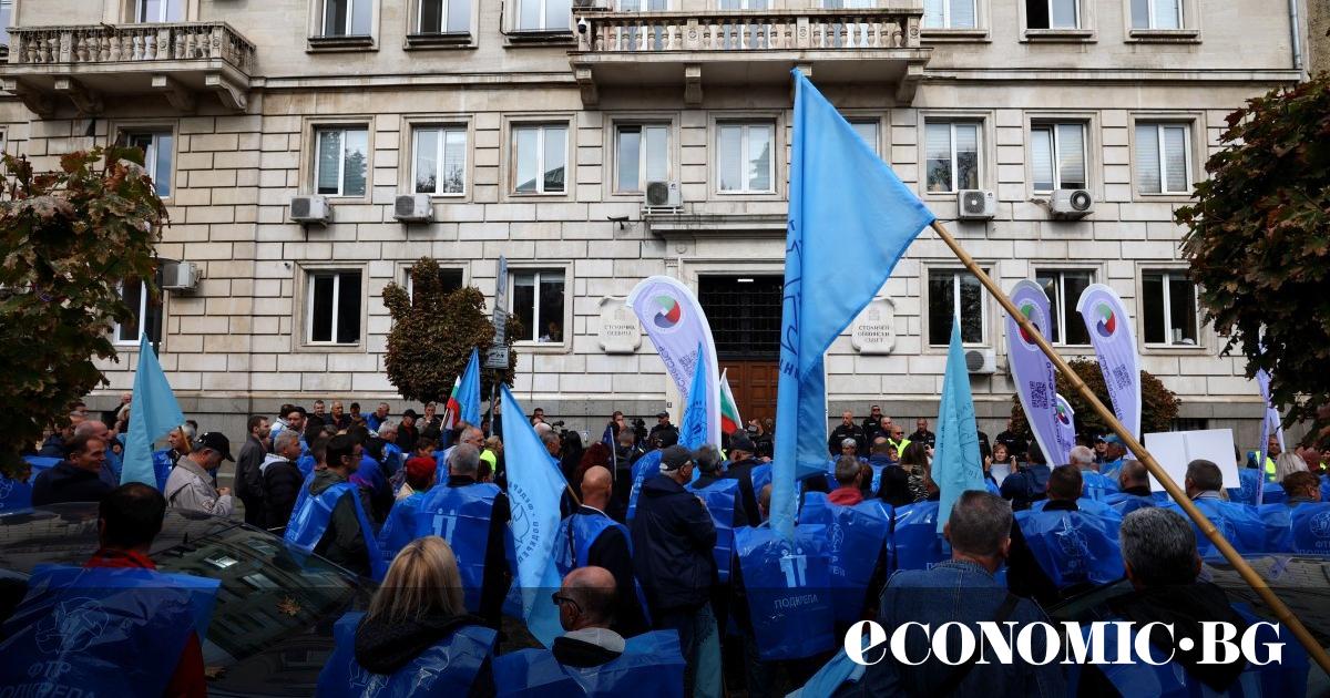 След протест и заплаха, че градският транспорт на София ще