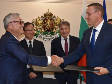 „Ел Би Булгарикум“ подписа с японската „Мейджи“ за R&D центъра в София