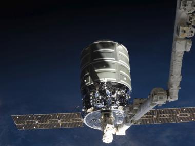 Европейската космическа агенция започва борба с космическия боклук