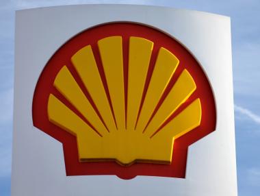 По-евтиният петрол сви печалбата на Shell до 6 млрд. долара