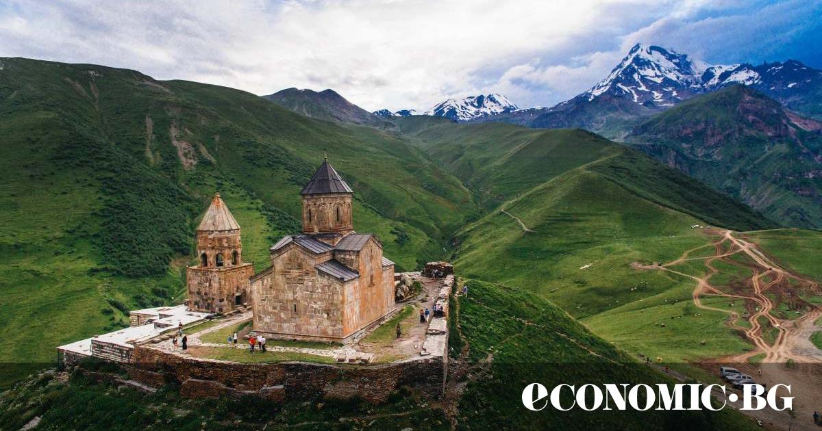 Докато колата ми си проправя път през Грузинския военен път,