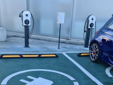 „Електрохолд“ пусна зарядни станции за електромобили Electrocharge