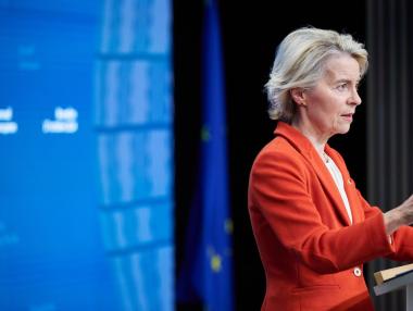 Еврокомисията завиши очакванията си за ръста на българската икономика