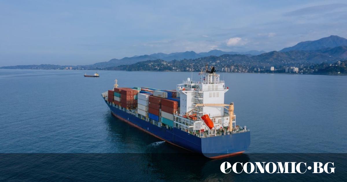 Търговският дефицит на България продължава да се разширява и за