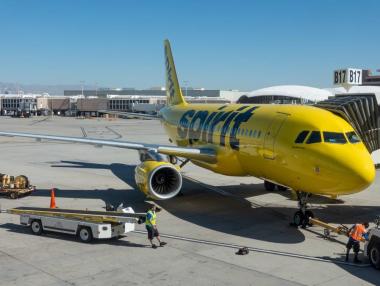 Нискотарифна авиокомпания подаде молба за защита от фалит