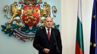 Радев отново сезира КС, за да си върне служебния кабинет