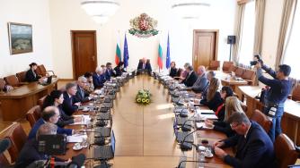 МС реши хлябът, брашното и ресторантите да са с 20% ДДС