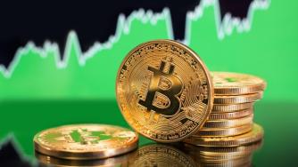 Биткойн е неудържим в похода си към 100 000 долара