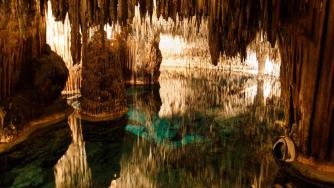 Учените, които изучават скрития подземен свят