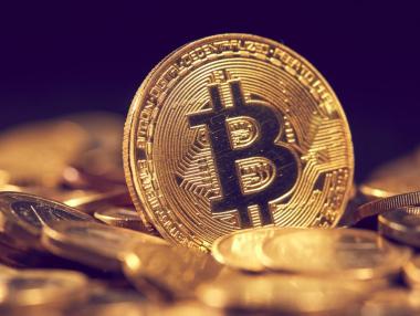 Биткойн все повече се отдалечава от 100 000 долара