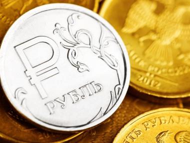 Руската рубла издълба ново дъно