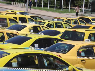 КЗК търси картел в офиса на Асоциацията на българските застрахователи