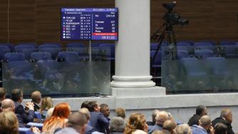 Пореден депутатски провал: Парламентът остава без председател