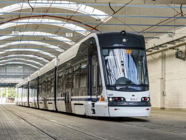 Най-дългият трамвай в света вози пътници в Югозападна Германия