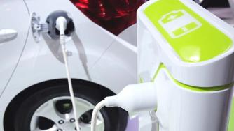 С каква скорост се обезценяват електромобилите?