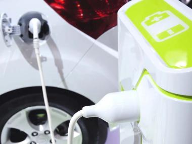 С каква скорост се обезценяват електромобилите?