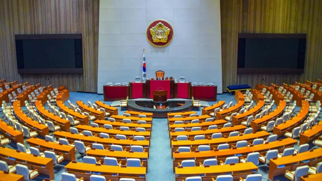 Парламентът на Южна Корея задейства процедура по отстраняване на президента