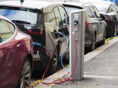 Български фирми имат достъп до 10 млн. лв. за зарядни станции