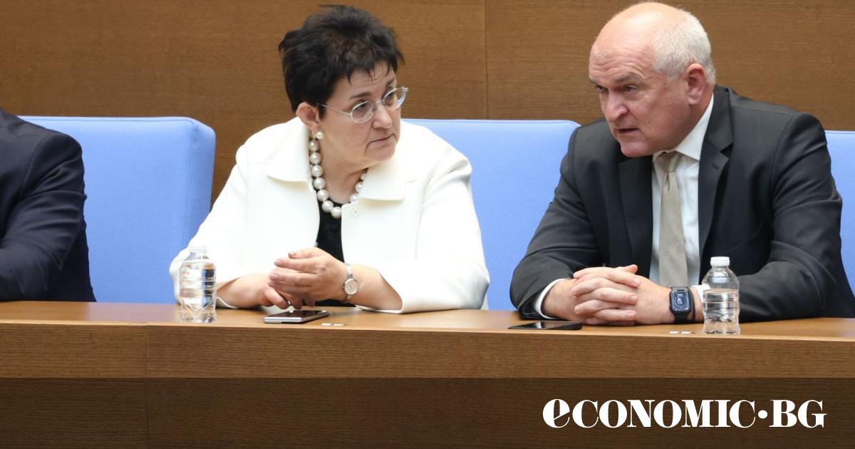 In the next four years, Bulgaria`s public debt will increase