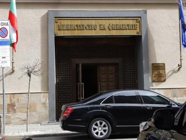 The Bulgarian Ministry of Finance inflated budget revenues for 2025 by an incredible 10 billion euros