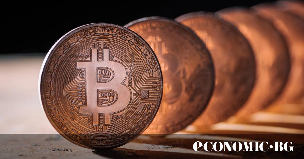 Биткойн проби психологическата граница от 100 000 долара, а сега