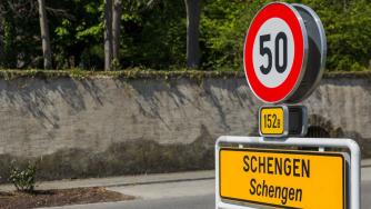 Вечерни новини: България официално влиза в Шенген; „Ивкони Експрес“ иска да вози пътници по две жп линии